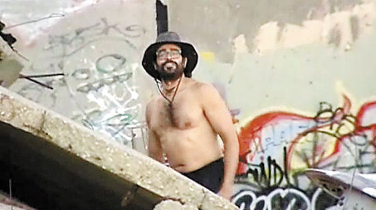 ¿_˹ݰиοǰڸmɽ@ɢrl(f)F(xin)һֵɽ(dng)һ̽r澹ȻZһwӵñӸZ